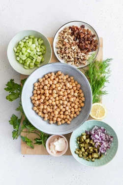 30 Geroosterde Groenten en Kikkererwten Meal Prep Bowls met Citroen Tahini Saus