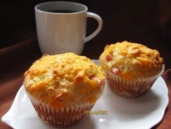 6 Bisquick Cheddar Courgette Muffins